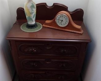 ANTIQUE 3 DRAWER CHEST