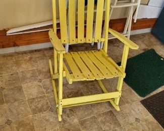 FOLDING WOOD ROCKER