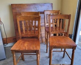 BAR HEIGHT TABLE AND 4 CHAIRS