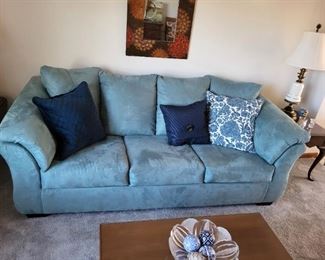 SLEEPER SOFA LIKE NEW