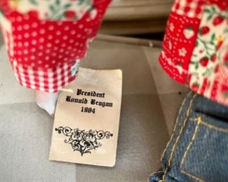 Mary Sides hand-made dolls - Ronald and Nancy Reagan