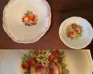 Vintage Porcelain Serving Bowl with 6 Berry Bowls