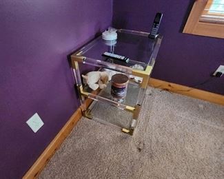 plexiglas and brass end table 20x28x26