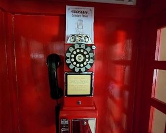 Lifesize British Telephone Booth