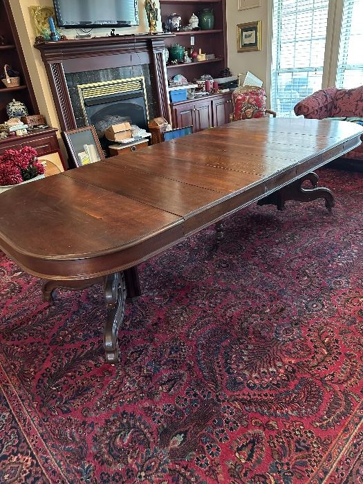 Fine Victorian Walnut Banquet Table