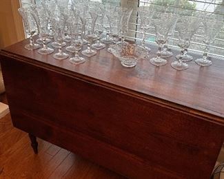 Fine Antique Walnut Dropleaf table