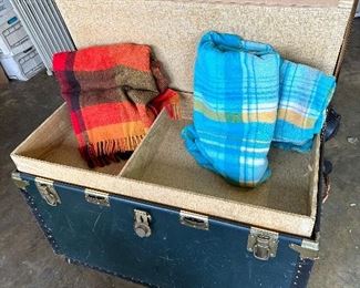 Australian wool blankets, Trunks