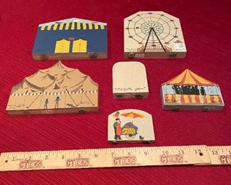 The Cats Meow Circus Shelf Collectibles