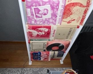 Very Jazzy family, but no records except for display.. go figure