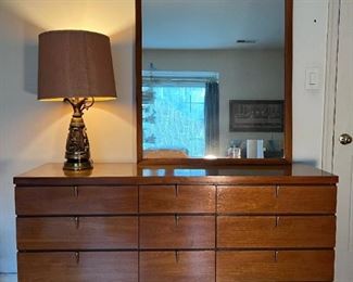 Johnson Carper "Fashion Trend" 12 Drawer Dresser (18"D x 58"W x 31-1/2"H) with mirror / Mid-Century Modern