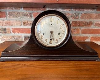 The New Haven Clock Co "Harkness" Westminster Chime Mantle Clock / Mahogany / 1929