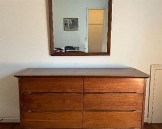 Mid-Century Modern 6 Drawer Dresser (54-1/2"W x 19"D x 30-1/2"H)