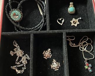 A small amount of silver (925)