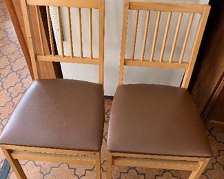 Cute, comfortable folding chairs on wheels