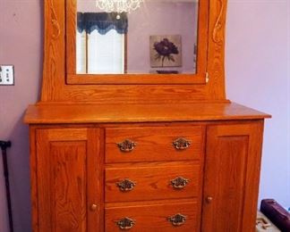 Oak 4 Drawer Standing Dresser With Beveled Glass Tilt Mirror, 83" x 52" x 18