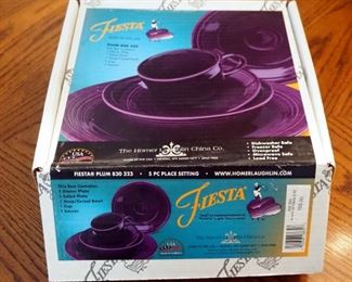 Homer Laughlin China Company Fiesta 5 Piece Place Setting In Plum, Includes Box