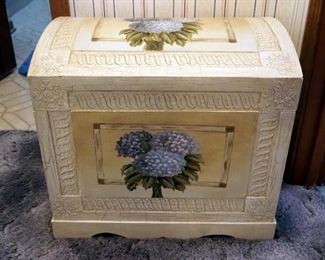 Camel Back Painted Wood Storage Trunk, 19.5" x 21.2" x 16"