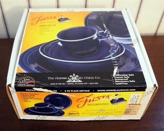 Homer Laughlin China Company Fiesta 5-Piece Place Settings In Box, Qty 2, Includes Colors Cobalt And Paprika