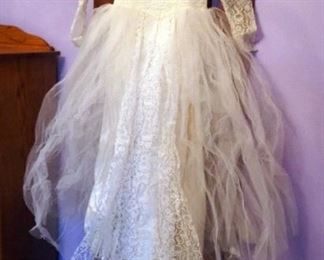 Vintage Wedding Dress With Sequined Headband And Shoes