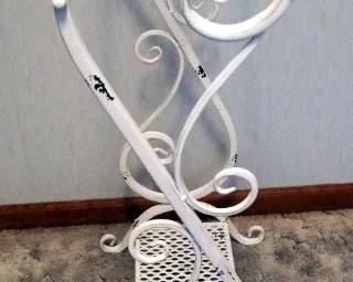 Metal Free Standing Blanket Rack, 37" x 24" With Patriotic Pinwheel Patch Quilt, 90" x 92", And Denim Knot Quilt, 82" x 52"