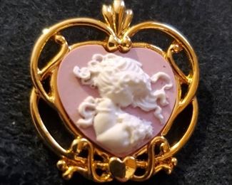 Clam Shell Jewelry Casket, Including Pendants, Quantity 8, And Adjustable Rings, Qty 4