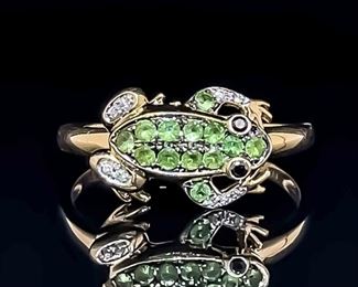 Peridot & Diamond Pave Happy Frog Ring in 14k Yellow Gold