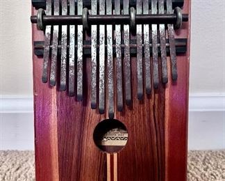 Wooden finger piano / musical instruments
