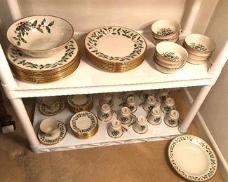 More Lenox “Holiday” china.  We have 15 dinner plates, 14 lunch plates, 12 bread plates, 12 fruit bowls, 15 cups & saucers + assorted serving pieces & extras