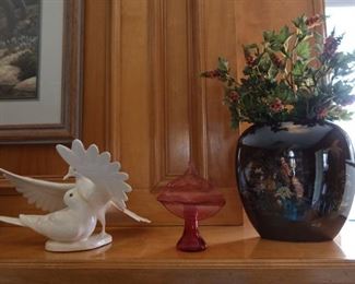 Jack-N-Pulpit Cranberry Vase - Oriental Vase - Lovebirds Figurine 