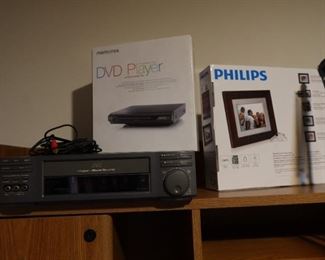 VHS Player - DVD Player - Philips Photo System