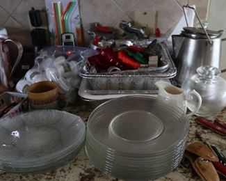 Luncheon Plates - Utensils