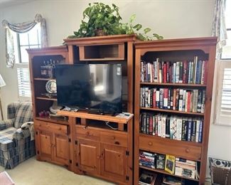Broyhill 3-piece wall unit