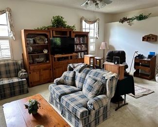 Broyhill 3-piece wall unit