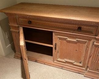 view of interior shelf