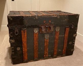 $180 obo Vintage trunk 37"w x 21"d x 24"h