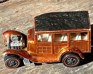 VINTAGE "RED LINE" HOT WHEELS "CLASSIC WOODY"