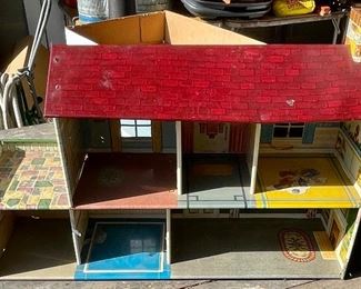 VINTAGE MARX TOYS DOLL LITHOGRAPH DOLL HOUSE WITH FURNITURE/ACCESSORIES