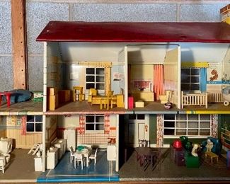 VINTAGE MARX TOYS DOLL LITHOGRAPH DOLL HOUSE WITH FURNITURE/ACCESSORIES