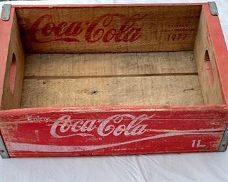 VINTAGE 1977 1-LITER ENJOY COCA-COLA CRATE