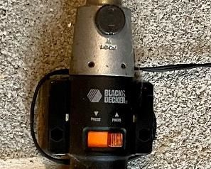 BLACK & DECKER CORDLESS SCREWDRIVER