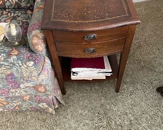 VINTAGE LEATHER-TOP MAHOGANY END TABLE