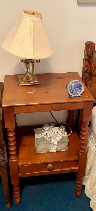 ANTIQUE END TABLE/NIGHT STAND, BRASS LAMP, CLOCK, LIGHTED GLASS BLOCK
