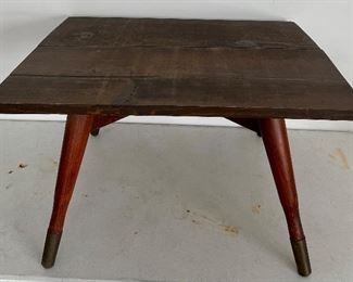 Swivel TV Table with Mid-Century Base 
