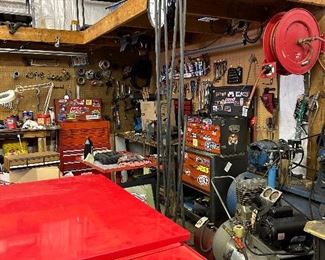 TOOL BOXES/MEGA TOOLS