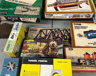RAILROAD MODEL KITS