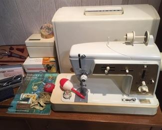Singer Touch + Sew model 640 sewing machine