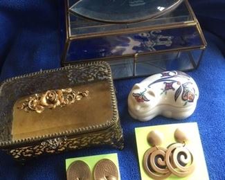 Vintage Jewelry boxes & Elizabeth Arden cat box