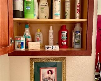 Bathroom Accessories & Linens