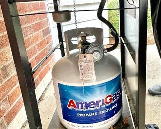 Char-Broil Propane Grill with Cover and Tank