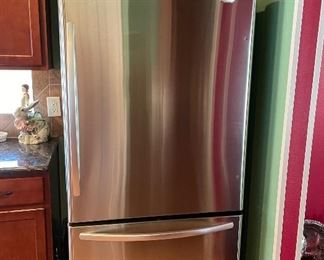 Whirlpool Stainless Refrigerator / Freezer with Ice Maker